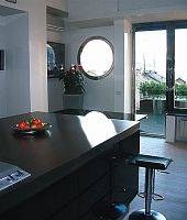 Stainless steel window PRIVATE VILLApivotingbullseye