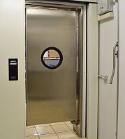 Swing industrial door FLAPstainless steelinterior