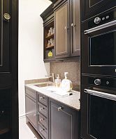Traditional kitchen RACHEL LAXER�S BUTLERSoakwalnutcompact
