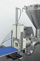 Horizontal molder PM 200pizza