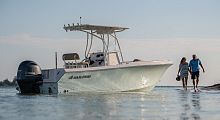 Outboard center console boat 220 CCsport-fishing8-person max.sundeck