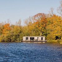 Floating house Cotswolds