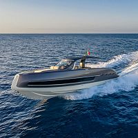 Inboard express cruiser TT460twin-engineopen14-person max.