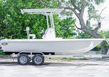 Outboard bay boat 218center consoleopensport-fishing