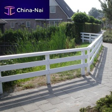 Louvered fencing gardenfor public spacesrecycled plastic