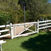 Aluminum garden gate