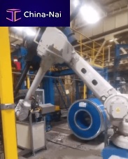 Automatic labeling machine for packagingsidefor self-adhesive labels