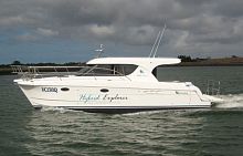 Catamaran express cruiser V1040 Explorerinboarddieseltwin-engine