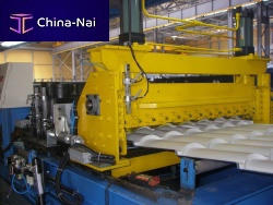 Thin-walled profile roll forming machine for roof panelsPLC-controlledwith cutting