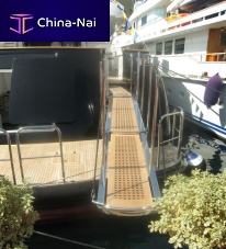 Teak grating per passerelle
