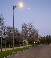 Urban lamp post THEOScontemporarycast aluminumpolycarbonate