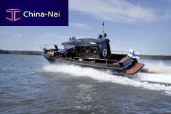 Inboard cabin cruiser BY30with enclosed cockpitflybridge