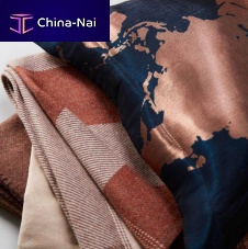 Aircraft cabin blanket