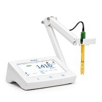Portable conductivity meter HI6321-02bench-topwith LCD displaylaboratory