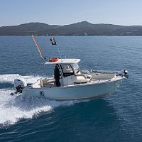 Outboard cabin cruiser T210 SF Giannutrigasolineplaning hullhard-top