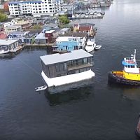 Floating house Warmington