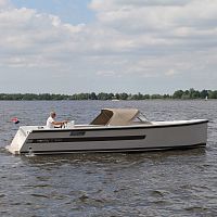 Inboard center console boat 27 TEMPOwith cabinsundeckteak deck