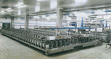 Pneumatic press for moldingfor production