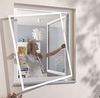 Roll-up insect screen fixedswingfor windows