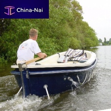 Inboard small boat 550opencenter console7-person max.