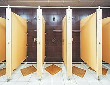 Self-supporting shower screen SC3, SC3/Ffor sports facility