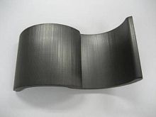 Sintered ferrite permanent magnet segment shapedfor motorsanisotropic