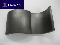 Sintered ferrite permanent magnet segment shapedfor motorsanisotropic