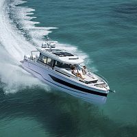 Outboard express cruiser 38 triple-enginehard-topoffshore