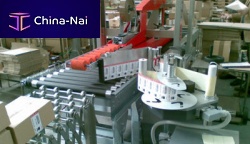 Automatic labeling machine for self-adhesive labels