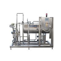 Carbonated beverage production carbonator