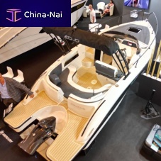 Outboard day cruiser 6.4 ELopencenter console7-person max.