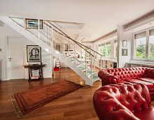 Straight staircase U-A-LINEAhelicalglass stepsteel frame