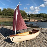 Single-handed sailing dinghy Le Loustictraditionalrecreationalpolyester