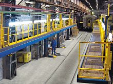 Work platform liftingfor railway vehicleslong-range