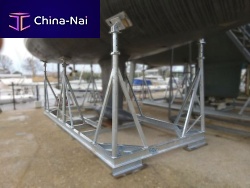 Motor boat cradle for sailboatskeelheavy haul