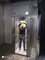 UV disinfection booth whole-bodysecurewith germicidal lamp