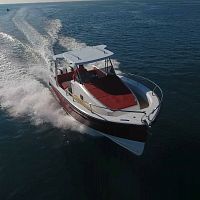 Outboard center console boat 30wa Cruisetwin-enginecruising8-person max.