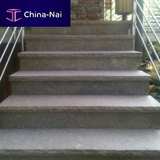 Stone step covering porphyry