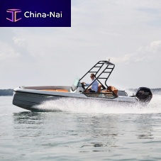 Outboard center console boat 200sport-fishing6-person max.with cabin