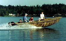 Outboard bay boat Honker 18openside consolesport-fishing