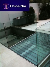 Float glass panel transparentfor walkwaysnon-slip