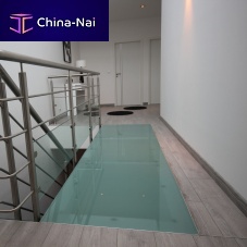 Steel walkway glassinteriorprecast