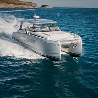 Catamaran express cruiser YOT 36outboardgasolinetwin-engine