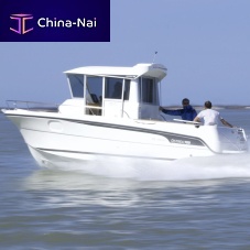Inboard center console boat OSTREA 700diesel enginewith enclosed cockpitsport-fishing