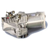 Electric vehicle drivetrain system