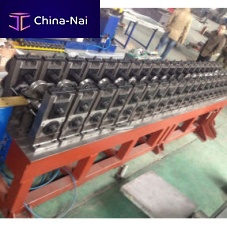 Guide rail roll forming line with roller conveyor
