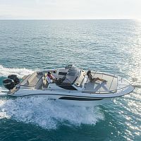 Outboard cabin cruiser novetwin-engineopen12-person max.
