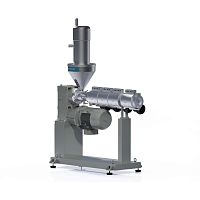 Screw extruder for the plastics industry for thermoplasticssingle-screw