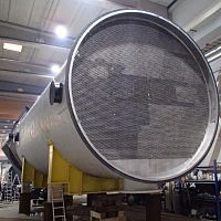 Shell and tube heat exchanger for shipsfor shipyards