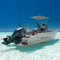 Outboard center console boat DERVINIS 620